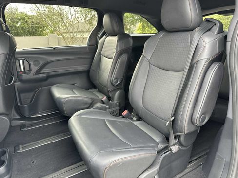 Used 2021 Toyota Sienna XSE image 17