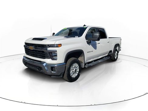 Used 2025 Chevrolet Silverado 2500 LT w/ Convenience Package image 3