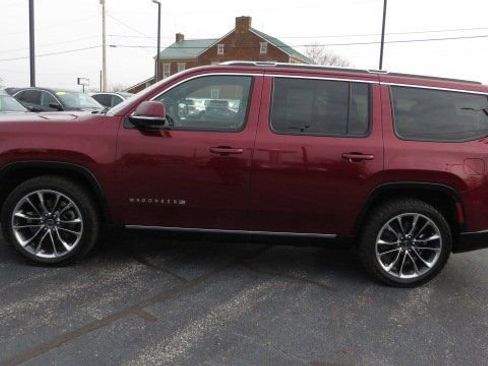 Used 2022 Jeep Wagoneer Series III w/ Premium Group I image 13