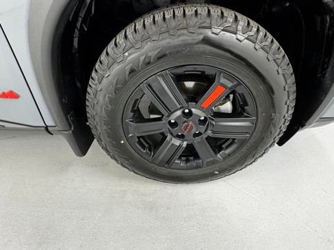 Certified 2026 Nissan Rogue SV AWD/4WD image 9