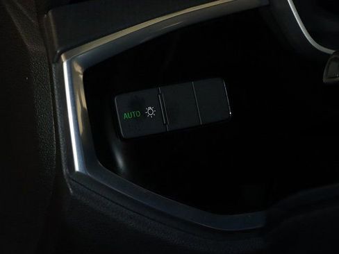 Used 2022 Audi Q3 2.0T Premium image 24