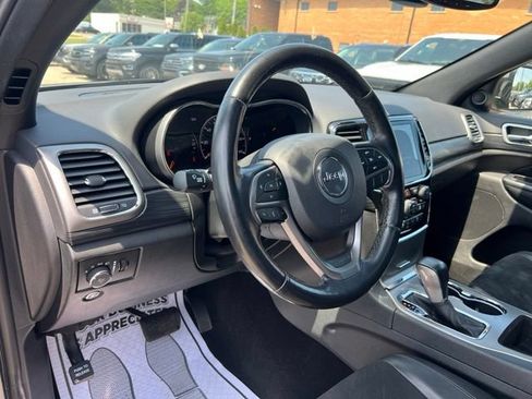 Used 2020 Jeep Grand Cherokee Altitude AWD/4WD image 7