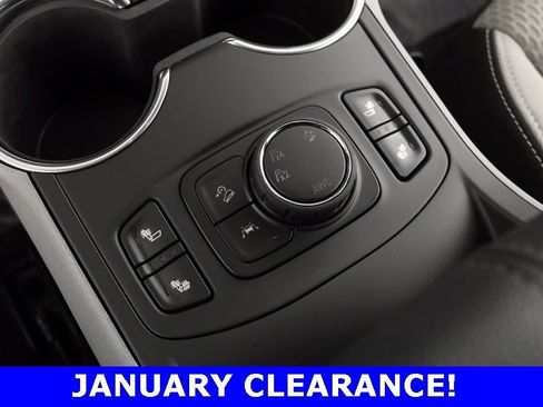 Used 2023 GMC Terrain SLE w/ Driver Convenience Package image 28