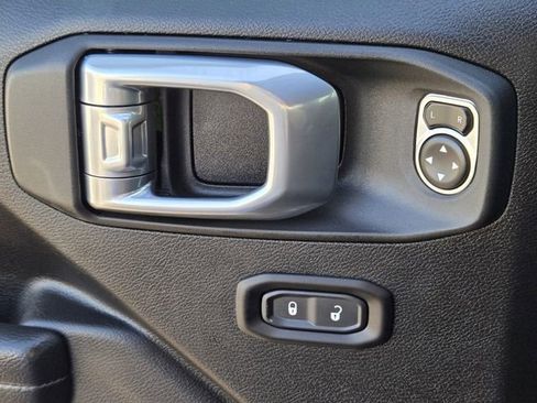 Used 2024 Jeep Wrangler Unlimited Sport AWD/4WD image 23