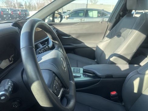 Certified 2025 Lexus UX 300h 300h Premium w/ Accessory Package (Z1) image 29