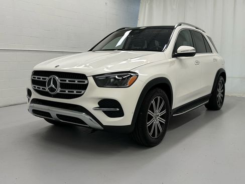 Used 2024 Mercedes-Benz GLE 450e 4MATIC image 4