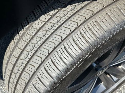 Used 2022 Volkswagen Atlas SEL R-Line image 10