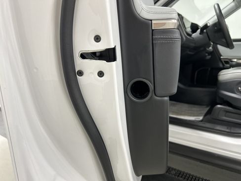 Used 2023 Rivian R1S Adventure AWD/4WD image 31