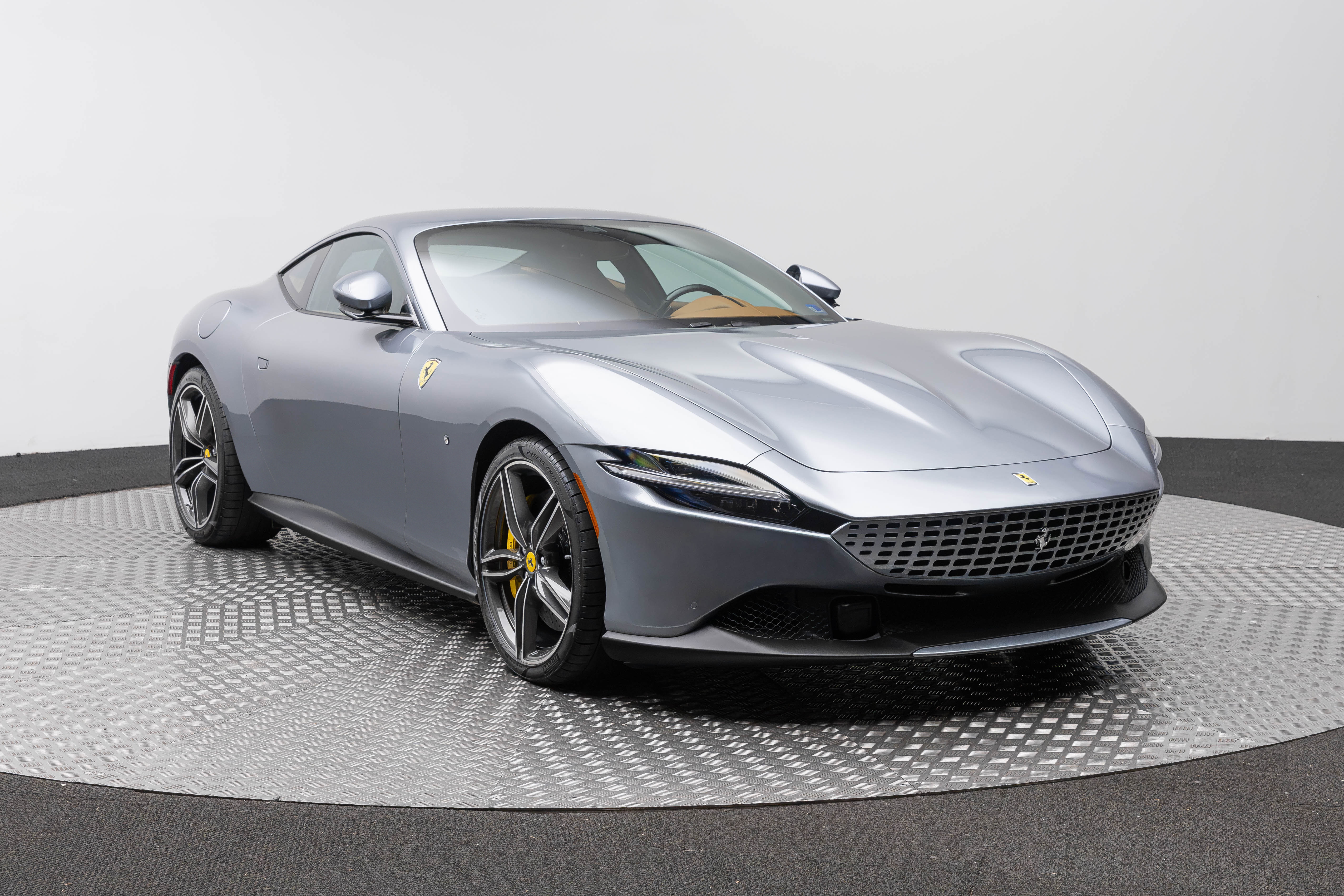Used 2022 Ferrari Roma RWD image 11