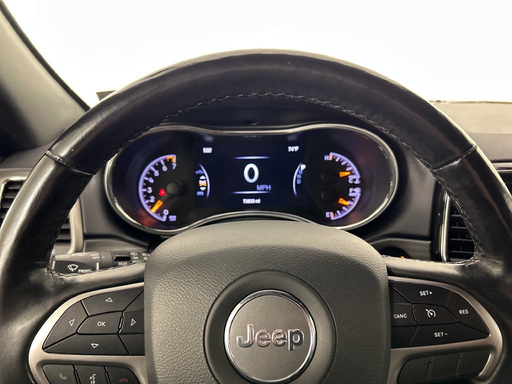 Used 2020 Jeep Grand Cherokee Limited AWD/4WD image 13