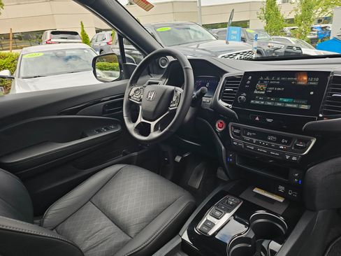 Used 2023 Honda Passport Elite image 10