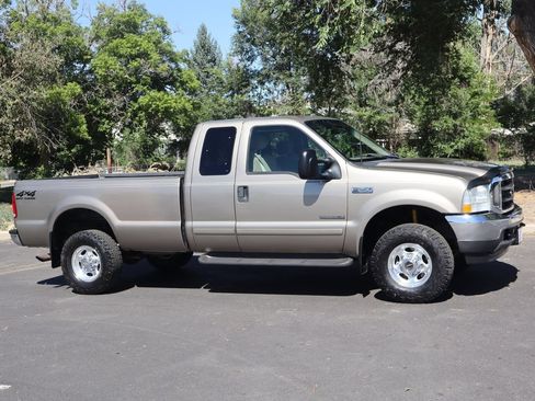 Used 2002 Ford F250 XL AWD/4WD image 2