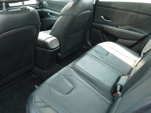Used 2023 Hyundai Elantra Limited w/ Cargo Package FWD image 9