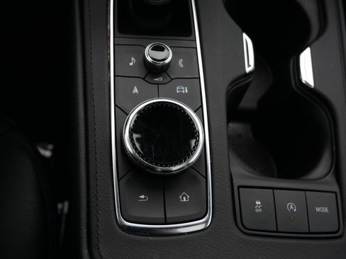 Used 2024 Cadillac XT4 Sport image 32