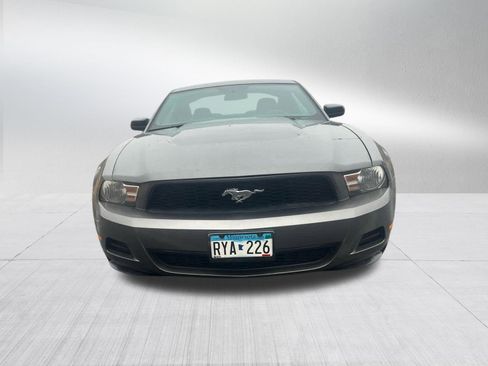 Used 2010 Ford Mustang Coupe image 2