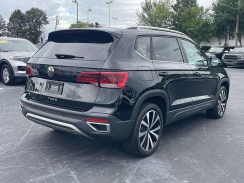 Certified 2024 Volkswagen Taos SE FWD image 7