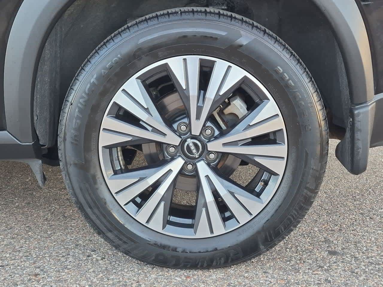 Used 2022 Nissan Rogue SV FWD image 13