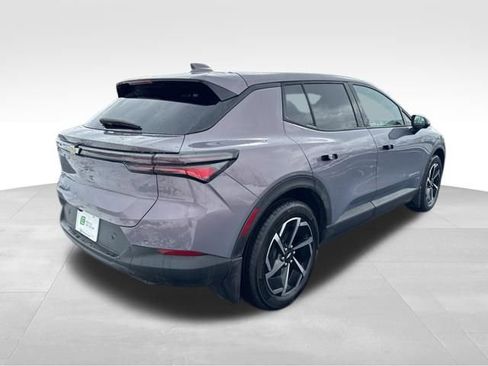 Used 2025 Chevrolet Equinox EV LT w/ Comfort Package image 6