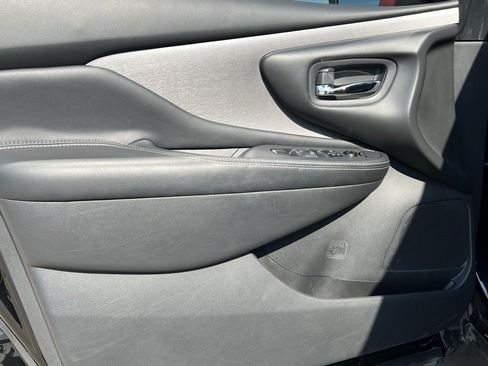 Used 2022 Nissan Murano SV w/ SV Midnight Edition Package image 30