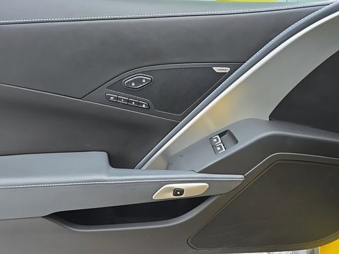 Used 2016 Chevrolet Corvette Z06 w/ 3LZ Preferred Equipment Group image 11