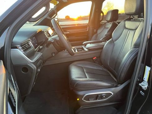 Used 2024 Jeep Wagoneer L Series II w/ Flexible Seating Group image 25