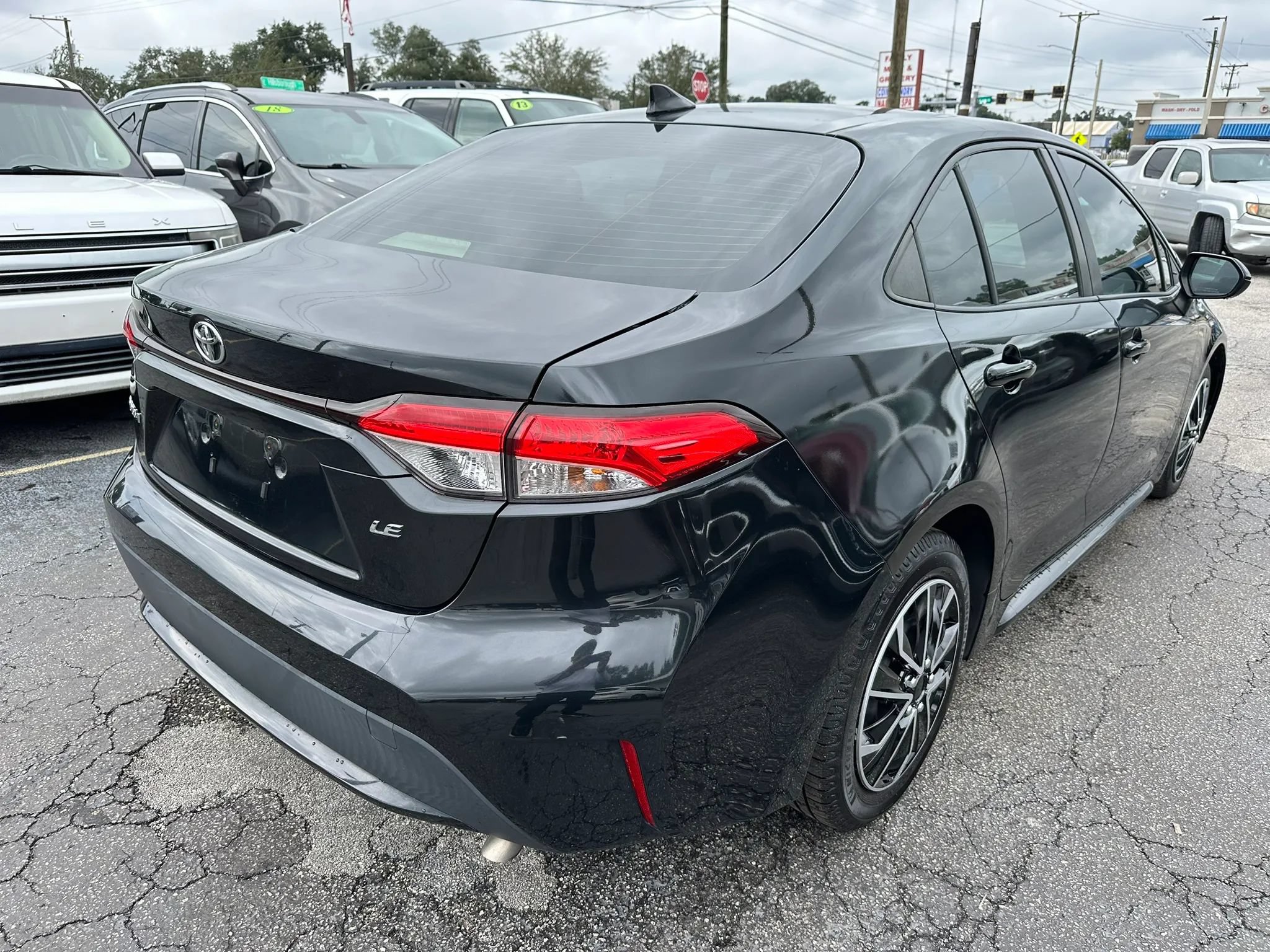 Used 2021 Toyota Corolla LE FWD image 5