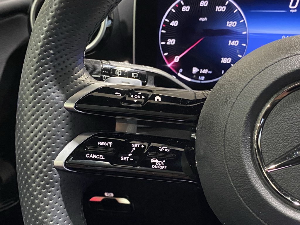 Used 2023 Mercedes-Benz GLC 300 image 11