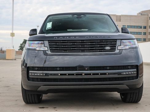 New 2025 Land Rover Range Rover Long Wheelbase SE image 2