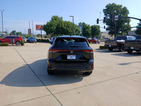 New 2026 Volkswagen Tiguan SE R-Line FWD image 6