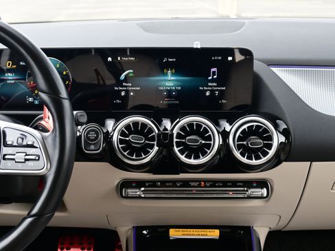 Used 2022 Mercedes-Benz GLA 250 4MATIC image 18