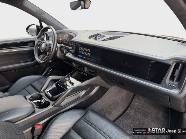 Used 2026 Porsche Cayenne Turbo w/ Technology Package AWD/4WD image 18