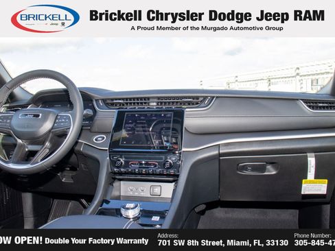 New 2025 Jeep Grand Cherokee Laredo X image 8