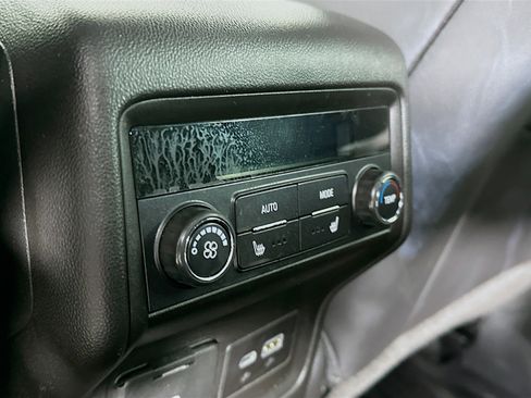 Used 2023 GMC Acadia SLT w/ Elevation Edition image 28