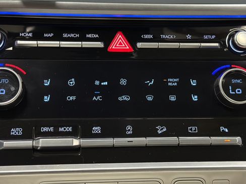 Used 2024 Hyundai Santa Fe Calligraphy AWD/4WD image 18