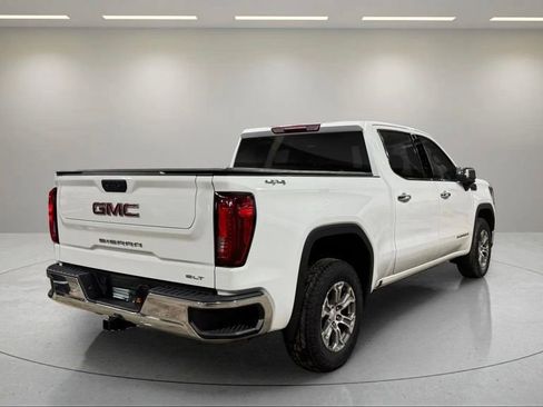 Used 2022 GMC Sierra 1500 SLT w/ SLT Convenience Package AWD/4WD image 3