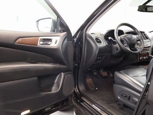 Used 2020 Nissan Pathfinder Platinum w/ Cargo Package AWD/4WD image 9
