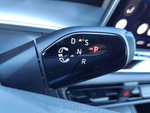 New 2026 Volkswagen Tiguan SE R-Line AWD/4WD image 18