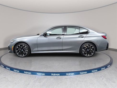 Used 2025 BMW 330i xDrive Sedan w/ M Sport Package image 9