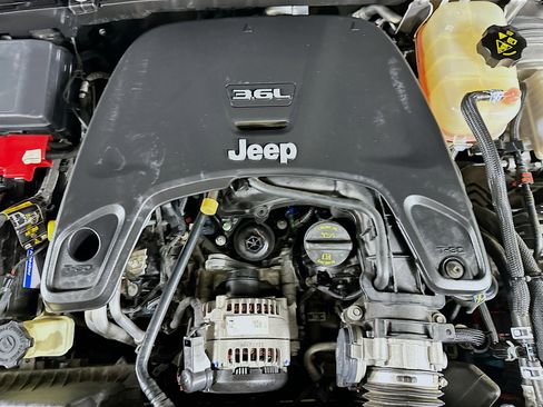 Used 2020 Jeep Wrangler Unlimited Sport S image 32