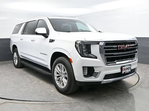 Used 2023 GMC Yukon XL SLT w/ SLT Luxury Package AWD/4WD image 6