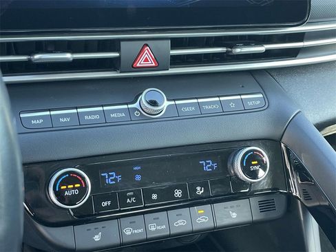 Used 2023 Hyundai Elantra SEL w/ Convenience Package image 27