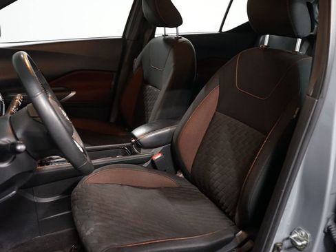 Used 2022 Nissan Kicks SR image 6