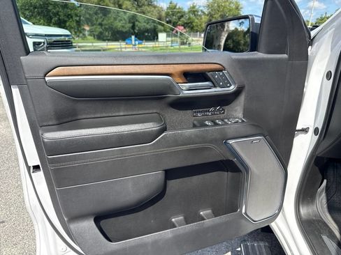 Used 2024 Chevrolet Silverado 1500 High Country AWD/4WD image 13