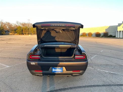 Used 2021 Dodge Challenger SXT image 29