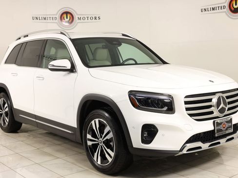 Used 2025 Mercedes-Benz GLB 250 4MATIC image 34