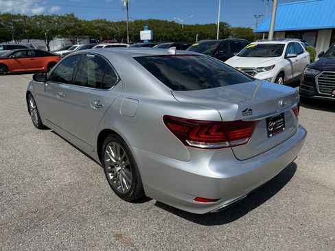 Used 2014 Lexus LS 460 w/ Comfort Package RWD image 10
