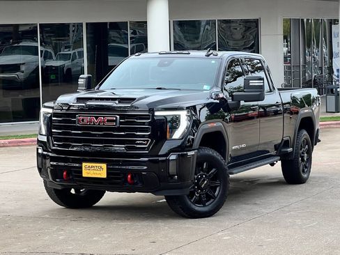 Used 2024 GMC Sierra 2500 AT4 w/ AT4 Premium Plus Package AWD/4WD image 9