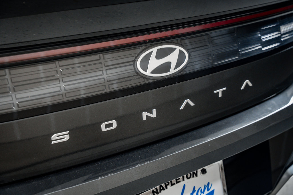 Certified 2024 Hyundai Sonata SEL w/ Convenience Package FWD image 14