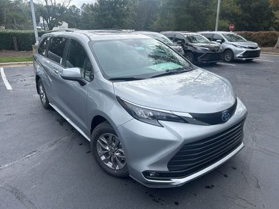New 2025 Toyota Sienna XLE