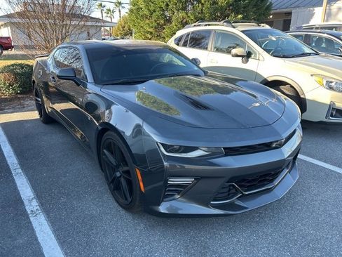 Used 2018 Chevrolet Camaro SS image 3
